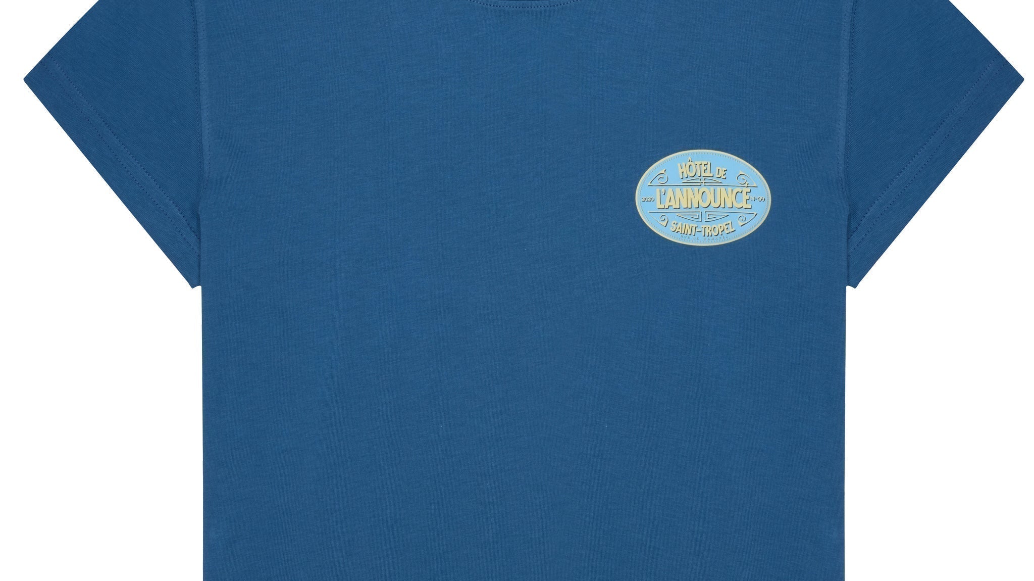 Bir Tişörtle 4 Kombin: Gardırobunun En Sade Parçasını Şıklığa Taşı